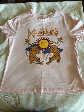 GB girls Pink Def Leppard Graphic Tee with Sun & Leopards